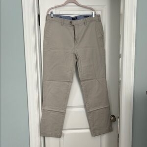 Classic Men's Khaki Pants